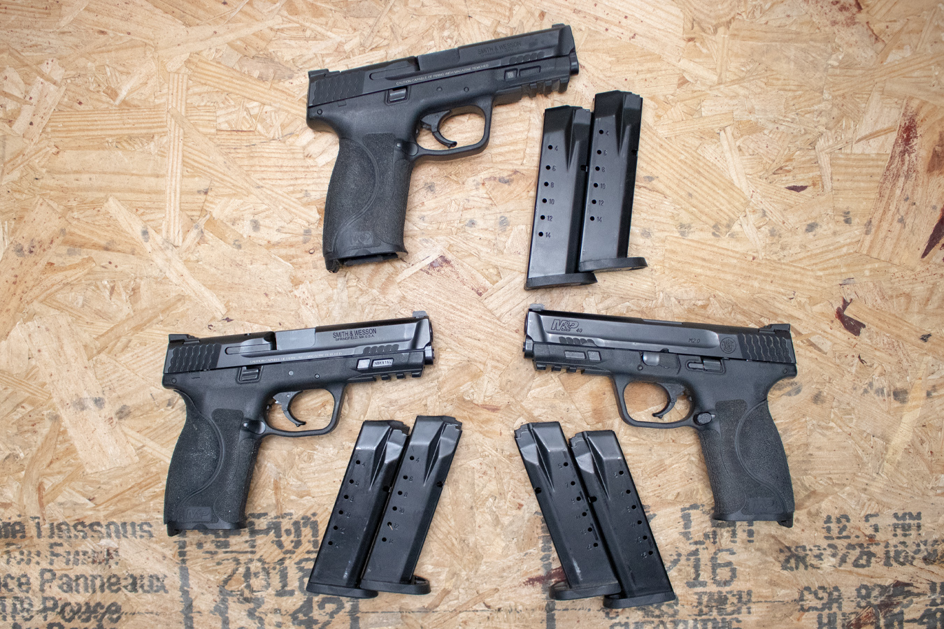 SMITH AND WESSON M&P40 M2.0 40 S&W Police Trade-In Pistols with Night Sights (Good Condition)